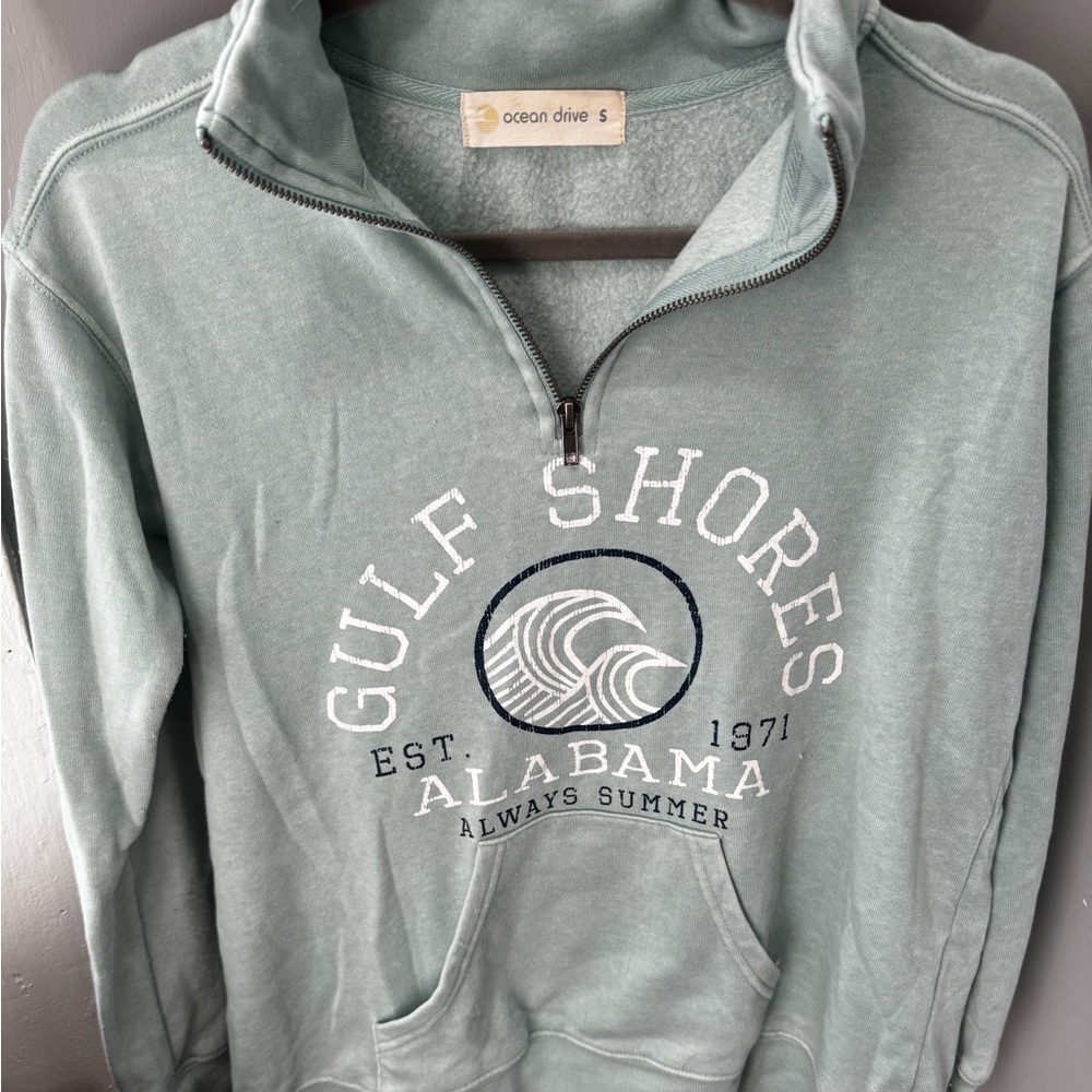 Women quarter zip